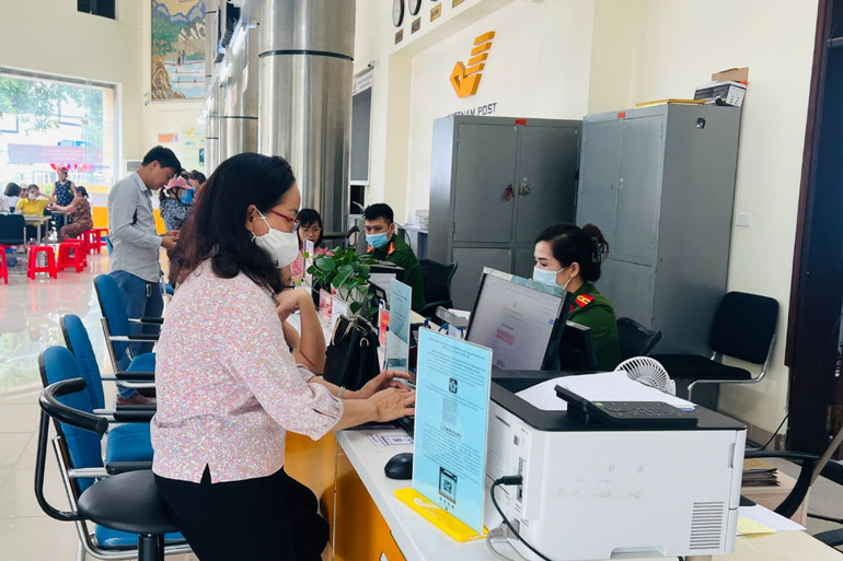 Công an tỉnh Bắc Kạn sẽ thu nhận hồ sơ cấp thẻ căn cước tại Trung tâm Phục vụ hành chính công tỉnh và trụ sở Công an các huyện từ ngày 01/7/2024. z4471098486644_80f30535a2385cdf29def84d02e3ffb8.jpg