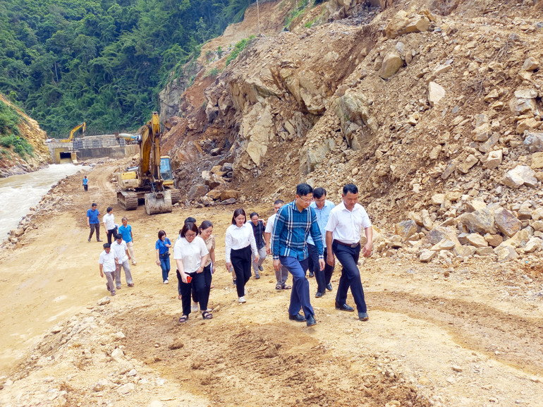 Đoàn công tác kiểm tra tình hình thực hiện Dự án Thủy điện Khuổi Nộc 2. 3.jpg