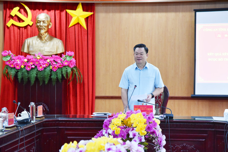 Đồng chí Hoàng Duy Chinh, Ủy viên Ban Chấp hành Trung ương Đảng, Bí thư Tỉnh ủy, Trưởng đoàn ĐBQH tỉnh phát biểu chỉ đạo tại Hội nghị. NIK_3514.jpg