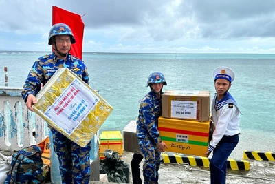 Hành trình mang Tết đến Trường Sa thành công tốt đẹp