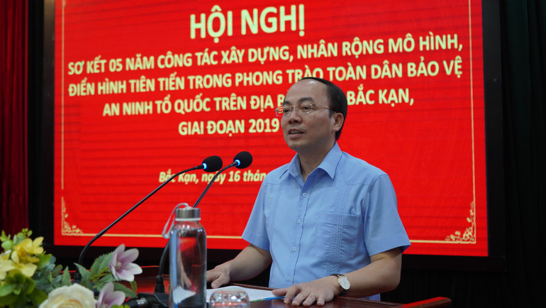 Đồng chí Phó Bí thư Tỉnh ủy, Chủ tịch UBND tỉnh, Trưởng BCĐ 138 tỉnh phát biểu chỉ đạo tại Hội nghị. dong-chi-nguyen-dang-binh-pho-bi-thu-tinh-uy-chu-tich-ubnd-tinh-truong-bcd-138-tinh-bac-kan-phat-bieu-chi-dao-9035.jpg