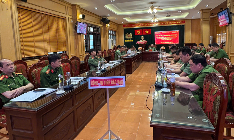 Đại biểu dự hội thảo tại điểm cầu trực tuyến Công an tỉnh Bắc Kạn. z6490664063134-52788866ce5cf90588a799b1bedb2add.jpg