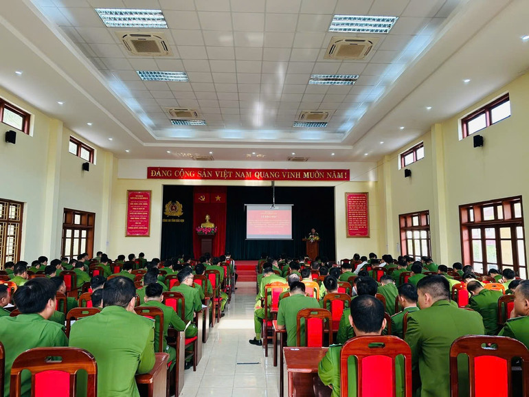 Lớp tập huấn diễn ra từ ngày 05 - 08/11. z6001896987137-66c2b480b9dc8288cc909c665907bb41.jpg