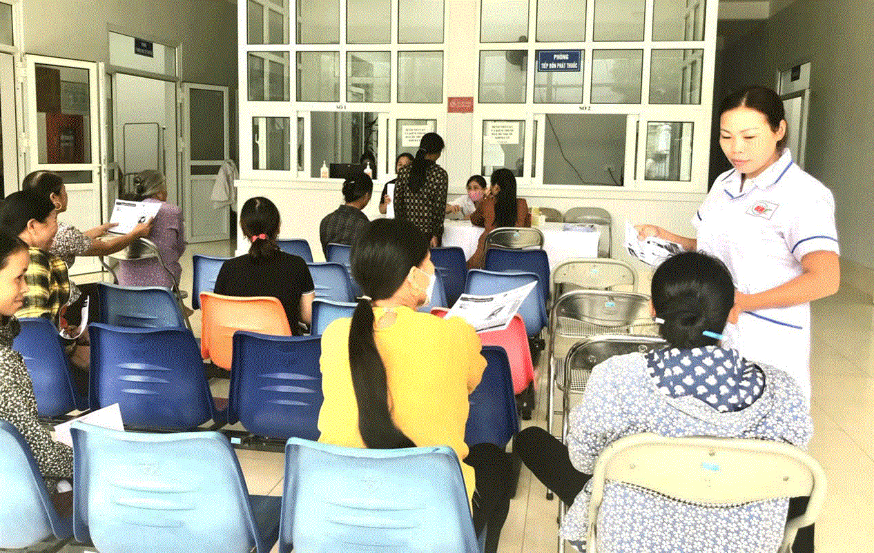 Truyền thông cung cấp kiến thức về chăm sóc sức khoẻ sinh sản cho phụ nữ trong độ tuổi sinh sản tại xã Lục Bình (Bạch Thông). z5865213694213_2ed7503e6931.gif