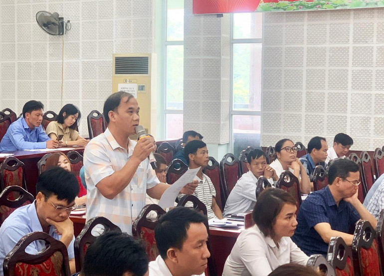 Hội viên nông dân nêu ý kiến, kiến nghị liên quan đến sản xuất nông - lâm nghiệp. 2.jpg
