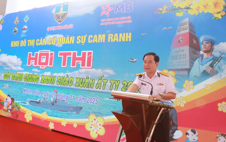 Đại tá Nguyễn Hữu Minh, Phó Chính ủy Vùng 4 Hải quân phát biểu tại Chương trình. dai-ta-nguyen-huu-minh-pho-chinh-uy-vung-phat-bieu-khai-mac.jpg