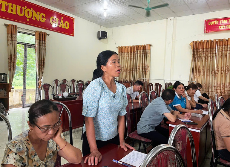 Cử tri phát biểu nêu ý kiến, kiến nghị với đại biểu HĐND tỉnh. z6693136134995-4d43b945479c143ebdf2b7a2bc0db71b.jpg