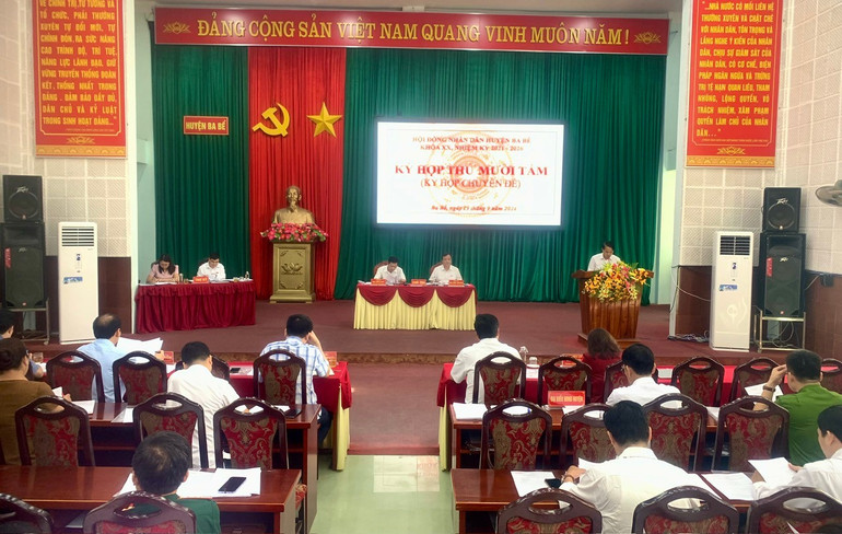 Quang cảnh kỳ họp. bb.jpg