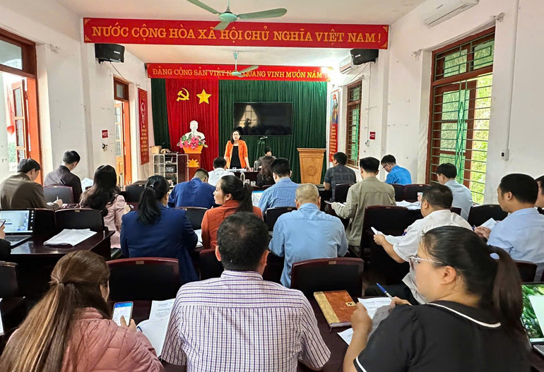 Đồng chí Trần Thị Lộc, Ủy viên Ban Thường vụ Tỉnh ủy, Phó Chủ tịch Thường trực HĐND tỉnh, Tổ trưởng tổ công tác phát biểu tại buổi làm việc. 11.jpg