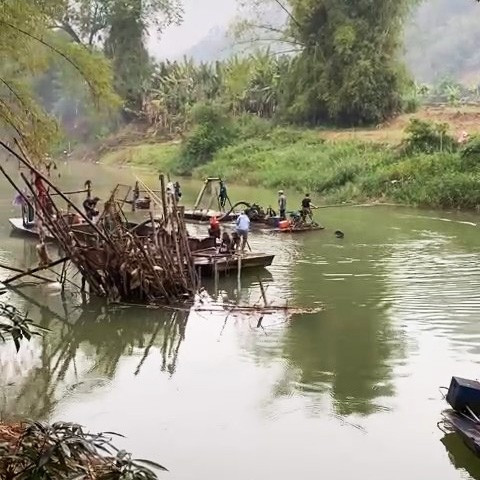ការបូមខ្សាច់មានការចូលរួមពីមនុស្សជាច្រើន។ 6589771351261mp4-snapshot-0001430.jpg