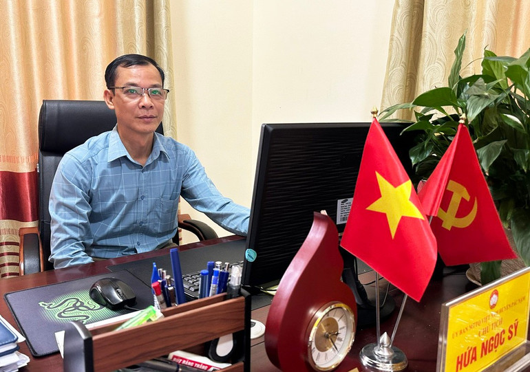 Ông Hứa Ngọc Sỹ, Chủ tịch Ủy ban MTTQ Việt Nam huyện Pác Nặm đánh giá về các ý kiến đóng góp của người dân vào dự thảo Văn kiện lần thứ XIV của Đảng. z6658786622203-064e5ed56d8a30da33d8f1822f030894.jpg