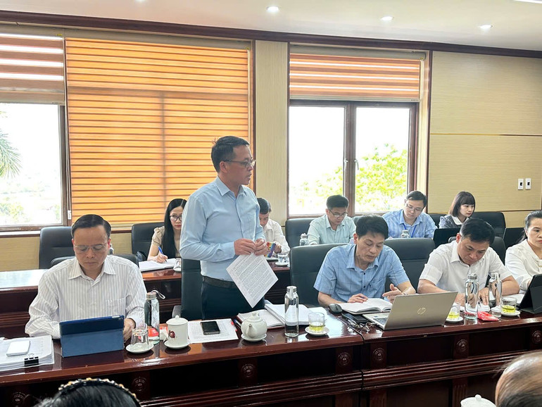 Lãnh đạo Ban Dân tộc HĐND tỉnh nêu ý kiến tại buổi làm việc với các sở, ngành của tỉnh. 5.jpg