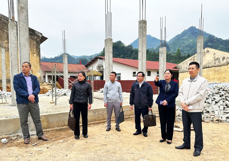 Đoàn đến kiểm tra tiến độ thi công xây dựng Trường Phổ thông DTBT TH&THCS Nhạn Môn. 333.jpg