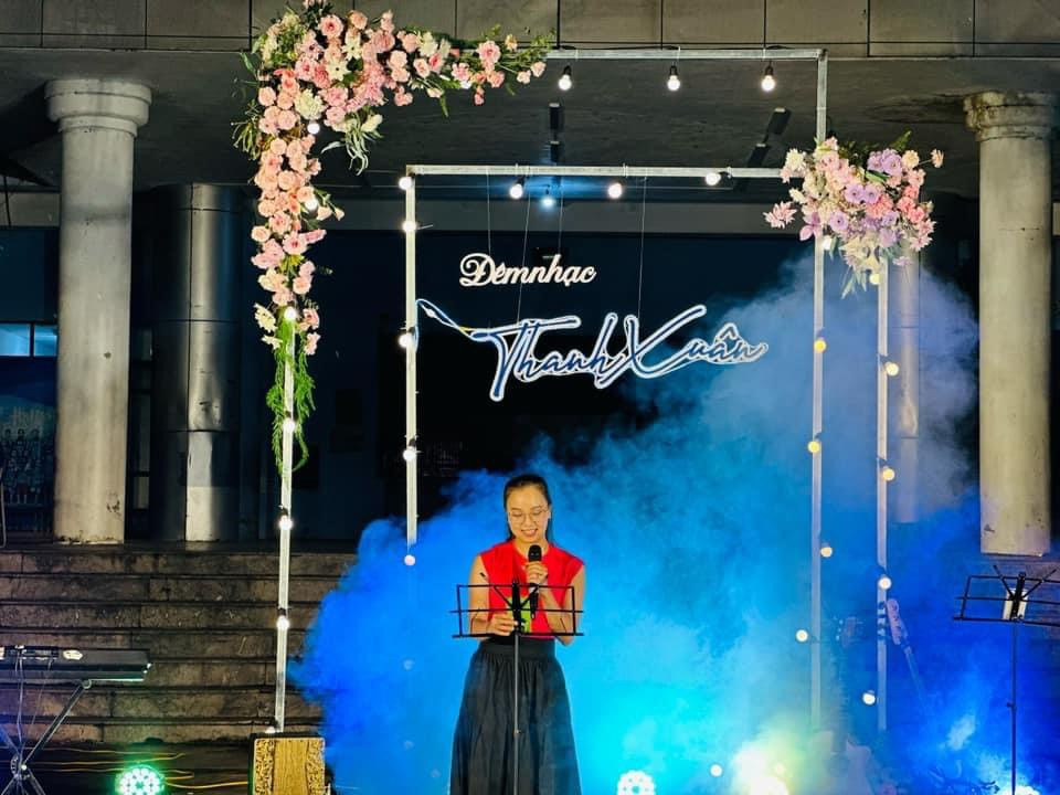 Nhiều tiết mục sôi động đã được gửi đến người xem.