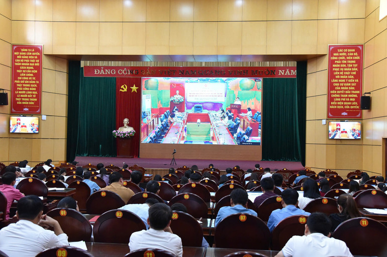 Quang cảnh Hội nghị tại điểm cầu tỉnh Bắc Kạn. anh-cchc-1.jpg