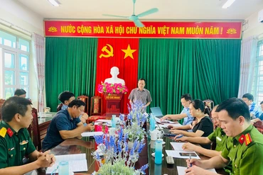 Phó Chủ tịch HĐND tỉnh chỉ đạo các lực lượng tiếp tục nỗ lực tìm kiếm nhưng phải bảo đảm an toàn tuyệt đối