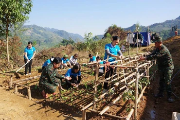 Chăm lo đời sống bộ đội, bảo đảm ăn no, mặc ấm