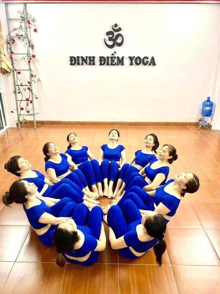 Yoga giúp kết nối những người cùng sở thích. yoga 1.jpg