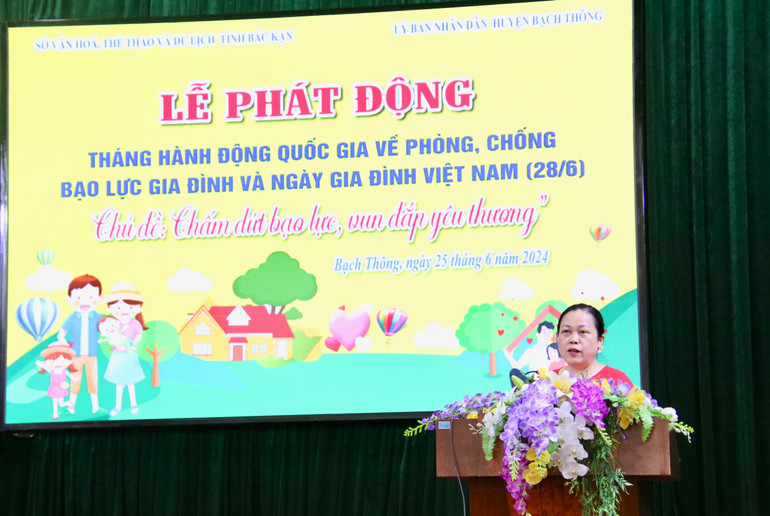 Bà Hoàng Thị Dung, Phó Giám đốc Sở Văn hoá, Thể thao và Du lịch. IMG_6360.jpeg