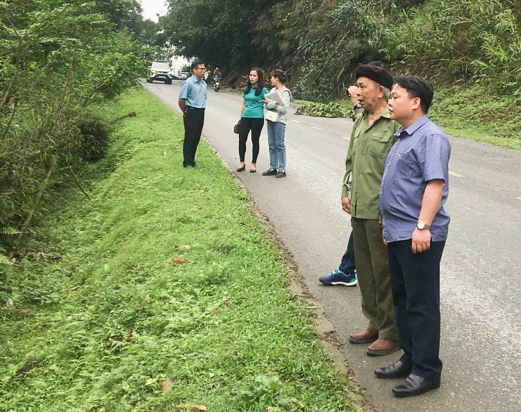 Khảo sát tại đèo Kéo Phay, xã Phương Viên, huyện Chợ Đồn. 65711.jpg