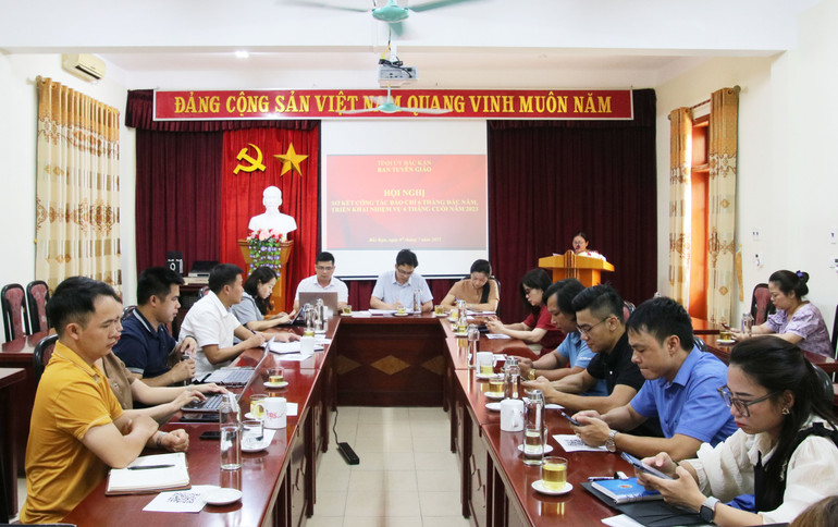 Các đại biểu dự Hội nghị. Các đại biểu dự Hội nghị.