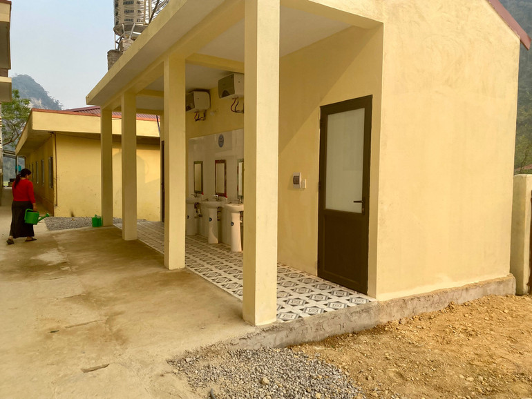 Gồm 6 phòng tắm phân khu nam, nữ riêng biệt. phong-tam.jpg