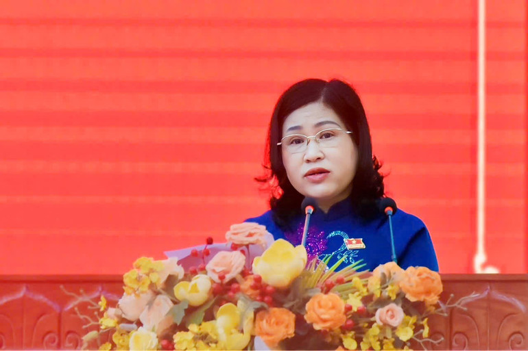 Đồng chí Phương Thị Thanh, Phó Bí thư Thường trực Tỉnh ủy, Chủ tịch HĐND tỉnh phát biểu Khai mạc Kỳ họp. z5981982623232-d892567fb9c9b73f3f0d555732de09d8.jpg