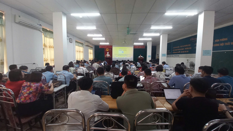 Hội nghị tập huấn triển khai thí điểm Học bạ số cấp THCS, THPT và GDTX. z6512670630457-ac2be89c04c2cbd5bbeac3a96e0e3139.jpg