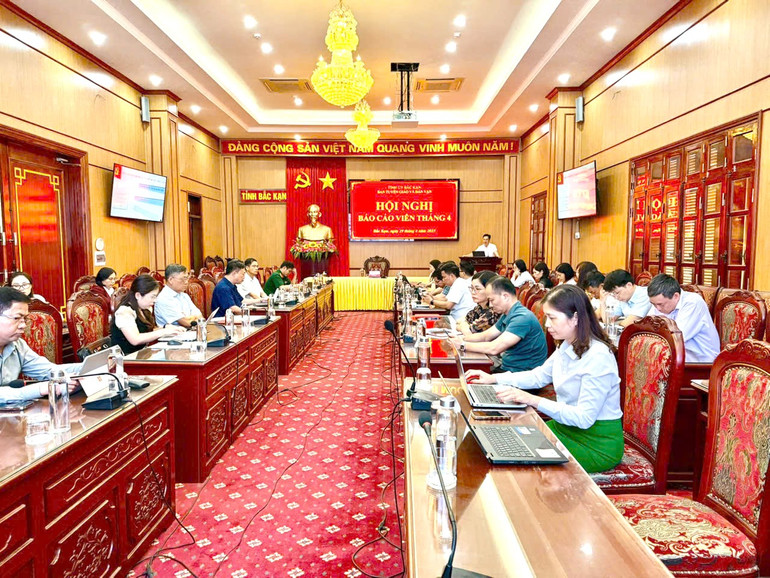 Hội nghị Báo cáo viên tháng 4 tại điểm cầu Tỉnh ủy Bắc Kạn. z6552710205386-3fbdc604bcfad2624f2dd4fc9527b8ed.jpg