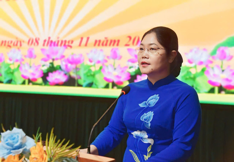 Đồng chí Hoàng Thu Trang, Phó Chủ tịch UBND tỉnh phát biểu bế mạc hội nghị. chi-trang.jpg
