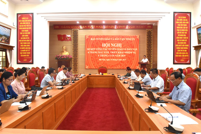 Hội nghị Sơ kết công tác tuyên giáo và dân vận 6 tháng đầu năm 2025. dsc-3369.jpg