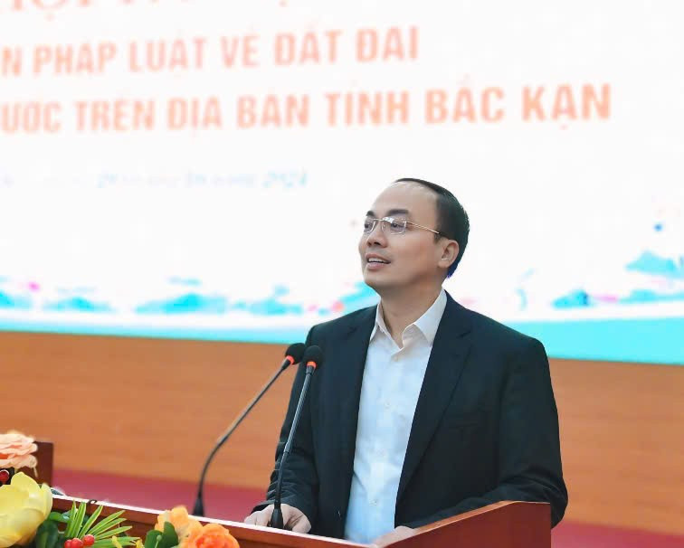 Đồng chí Nguyễn Đăng Bình, Chủ tịch UBND tỉnh phát biểu tại Hội nghị. z5979523700316-479d7bd7f99a7181b2e9401490cb2165.jpg