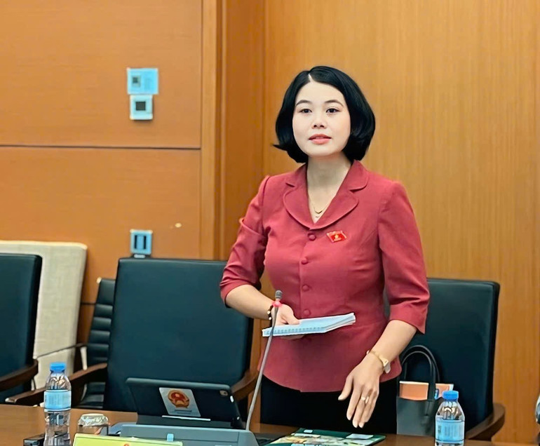 Đại biểu Quốc hội Nguyễn Thị Huế phản ánh nhiều nội dung từ thực tiễn và góp ý đối với dự thảo Luật Nhà giáo. z6014975865775-3167877091a4da3f4a131ef8413304a0.jpg