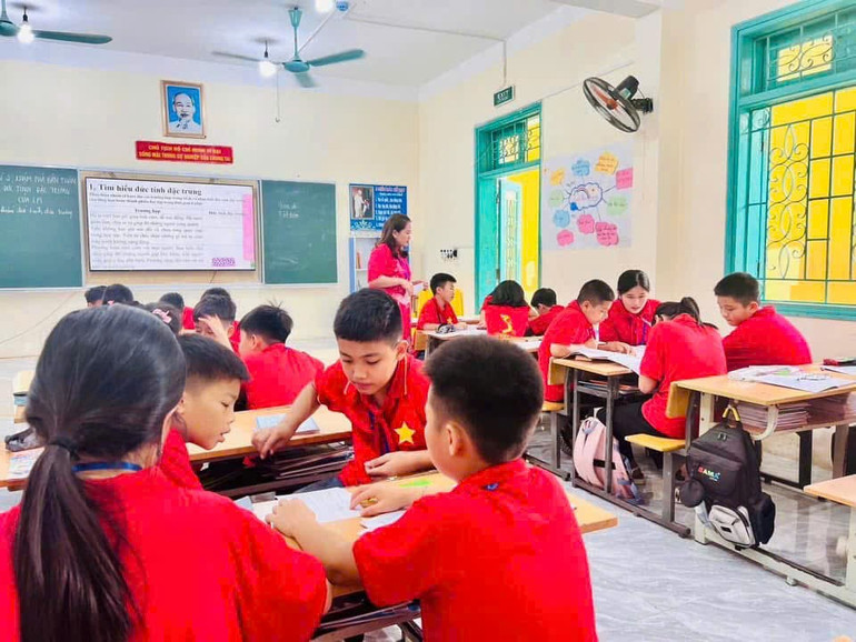 Một tiết học tại Trường THCS Huyền Tụng (TP. Bắc Kạn). z6533131563611-208ecafcef4f2921bdcf49702da7236b-copy.jpg