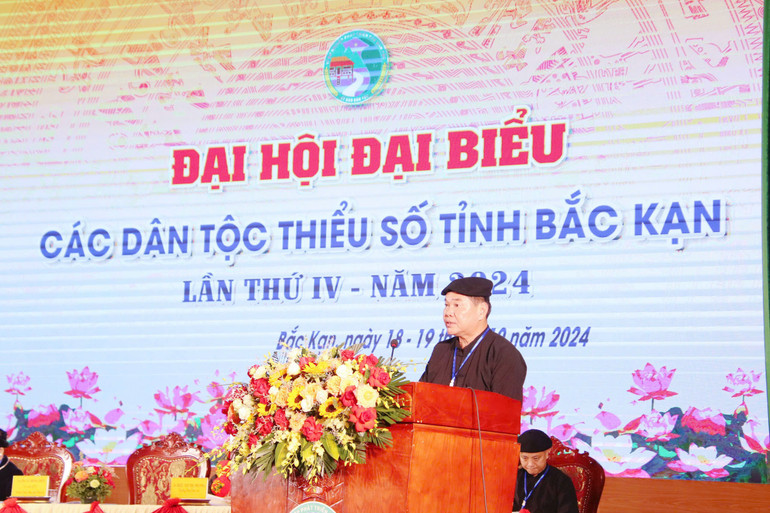 Đồng chí Ma Từ Đông Điền, Ủy viên Ban Thường vụ, Trưởng ban Dân vận Tỉnh ủy trình bày Quyết tâm thư. z5945483948400-3a24e6f071a30df431b8f3b0198ceec4-7020.jpg
