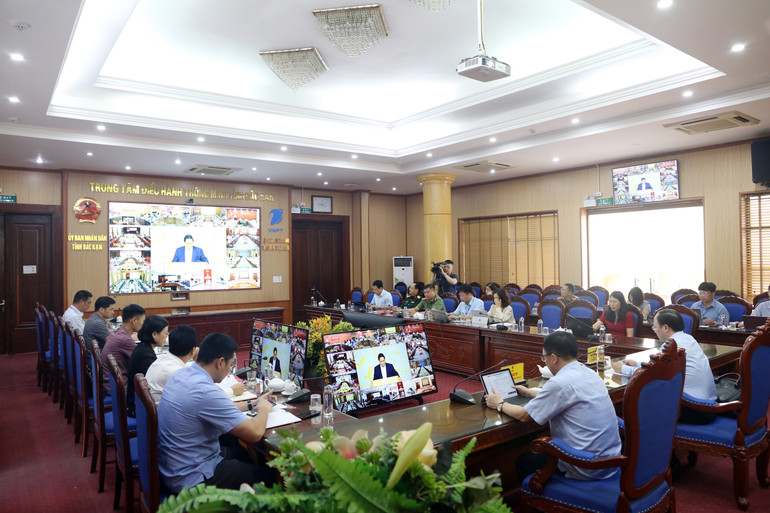 Hội nghị trực tuyến tại điểm cầu tỉnh Bắc Kạn. img-0693-1.jpg