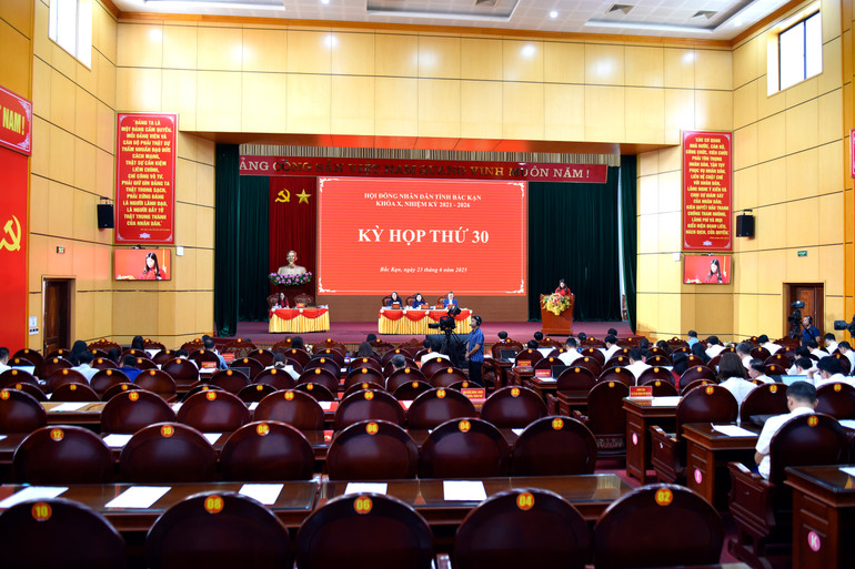 Kỳ họp thứ 30, HĐND tỉnh Bắc Kạn khóa X. dsc2117.jpg