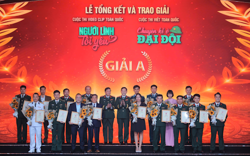 Trao giải cho các tác giả đoạt Giải A của 2 Cuộc thi. tap.png