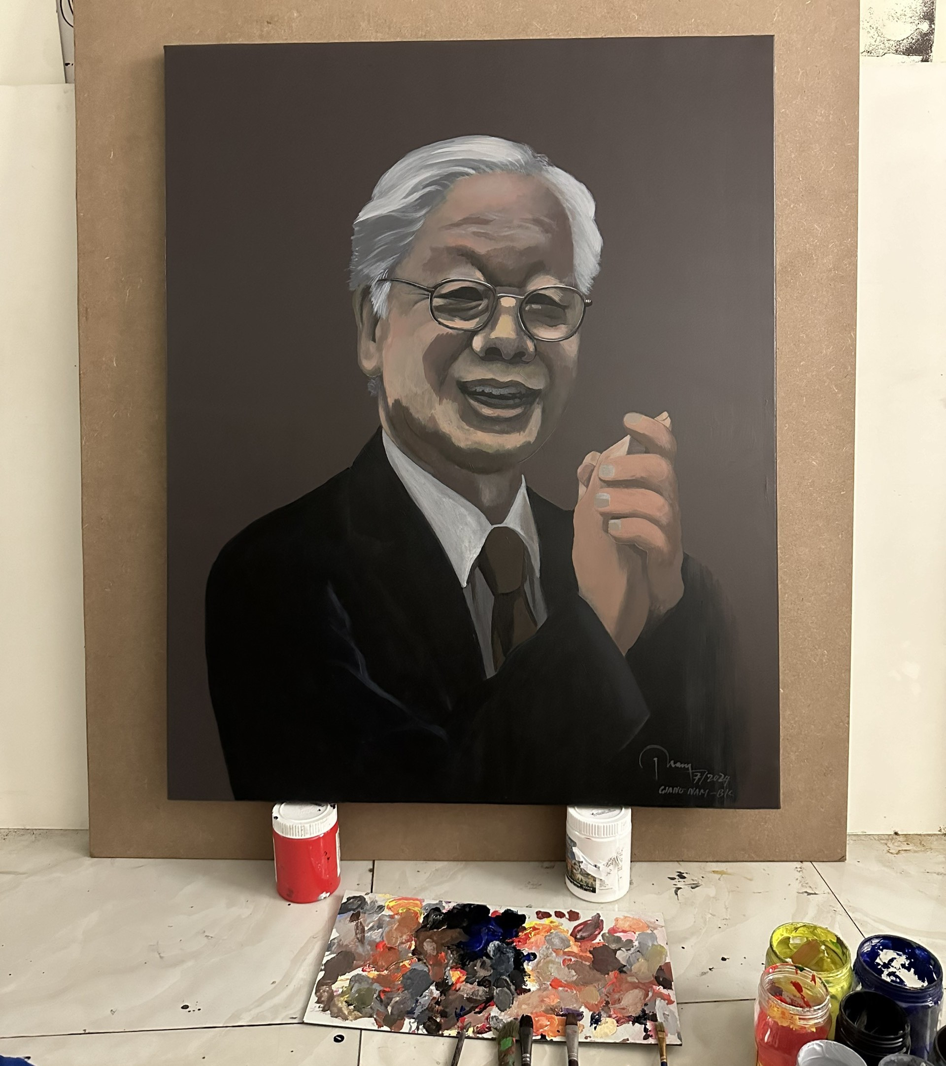Sau 2 ngày, bức tranh về Tổng Bí thư Nguyễn Phú Trọng đã được họa sĩ Giang Nam hoàn thành. z5665320921182_54ce236e2e2184f4c5d9bb427f65fec7.jpg